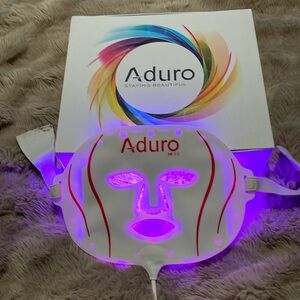 ADURO LED FACIAL WITH 11 lights